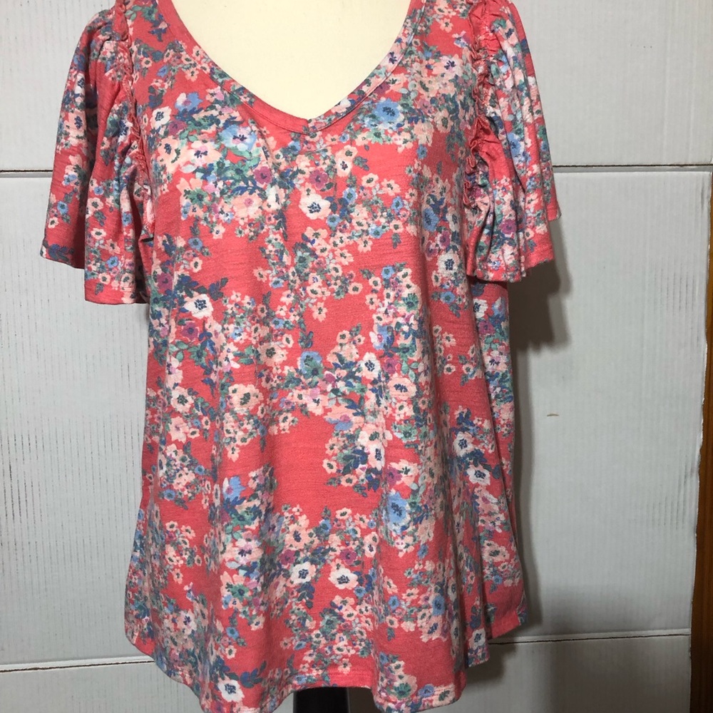 Lauren Conrad size XL LADIES SUMMER TOP.24”L cute sleeves